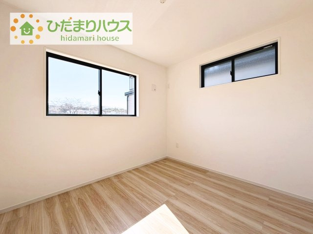 【洋室】 | 土浦市桜町2期　新築戸建　1号棟 | 机にベットを置けば子供部屋の完成です！