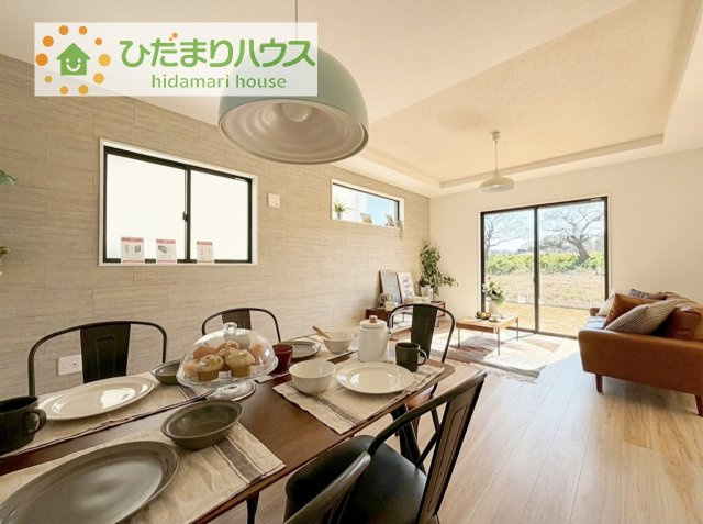 【居間・リビング】 | 土浦市桜町2期　新築戸建　1号棟 | お子様が元気に遊べる広々としたリビングです！