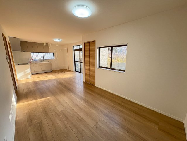 千鳥ヶ丘１丁目　中古戸建ての居間・リビング