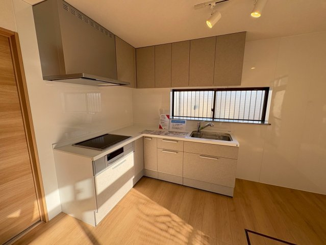 千鳥ヶ丘１丁目　中古戸建てのキッチン