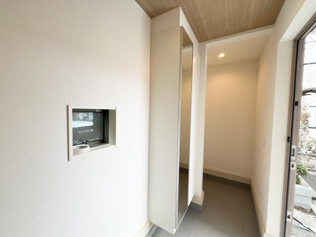 所沢市上新井　新築戸建ての玄関|土間収納付きの広々玄関♪