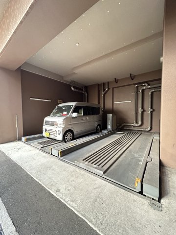 S-RESIDENCE難波Vialeの駐車場