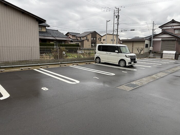 クレシア山総Ⅱの駐車場