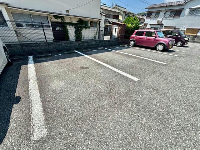 サニーハイツ田寺　A棟の駐車場