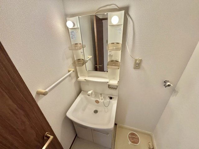 サニーハイツ田寺　A棟の独立洗面台