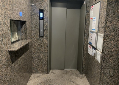 【その他共用部分】 | パラッツオ相模原 | 共有部分は、住民なら誰もが使える設備のこと。例えば駐車場やエレベーター、インターネット設備、セキュリティ設備などがあります。他にも、マンションの廊下・外部階段やエントランス・ゴミ置き場などがあります。