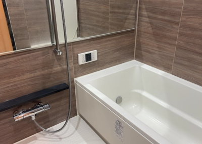 【浴室】 | パラッツオ相模原 | 入浴時の快適さも大事なことですが、綺麗な状態を維持できなければ気持ちよく入浴できません。毎日の掃除が楽という点は大事なポイントになります！カビが生えにくく掃除がしやすい、壁や浴槽を選ぶといいでしょう。