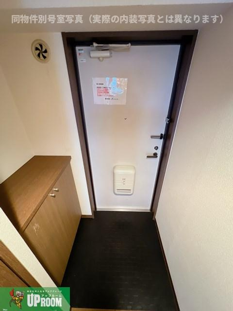 マ・メゾン小牧原 南館の玄関