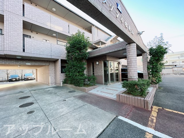 マ・メゾン小牧原 南館のエントランス