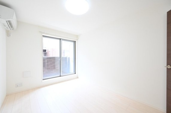 レーヴ中村橋の居間・リビング