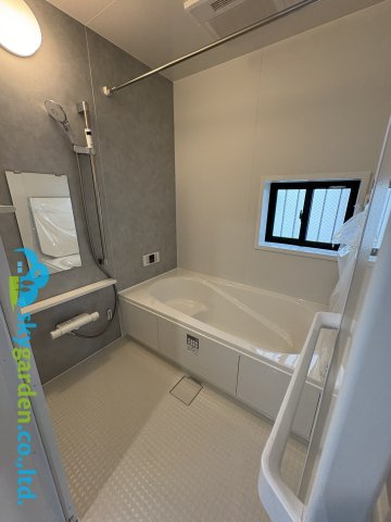 藤沢市大庭5221番　新築戸建　全3棟 A号棟の浴室|乾燥機付きの浴室