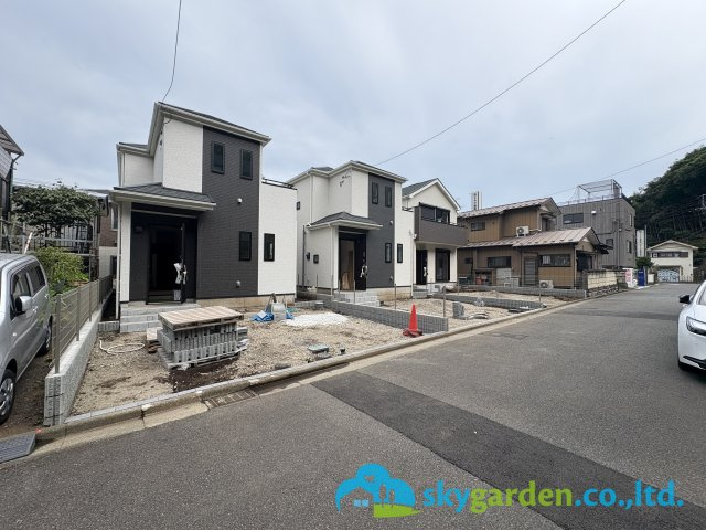 藤沢市大庭5221番　新築戸建　全3棟 A号棟の前面道路含む現地写真|2026年7月13日撮影