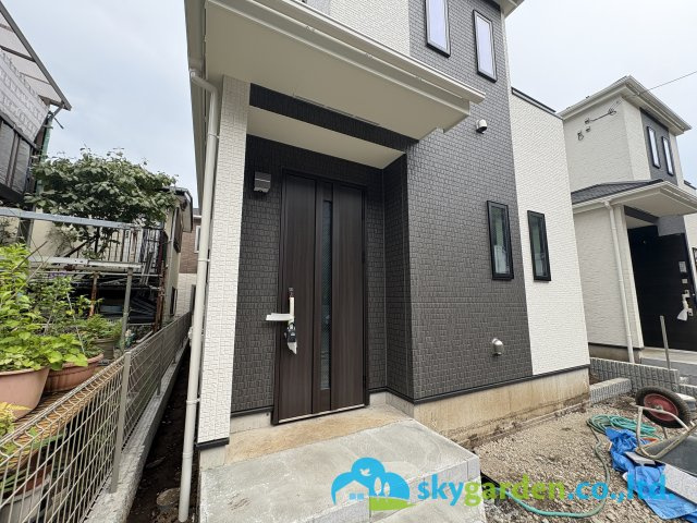 藤沢市大庭5221番　新築戸建　全3棟 A号棟の外観|玄関ポーチの様子