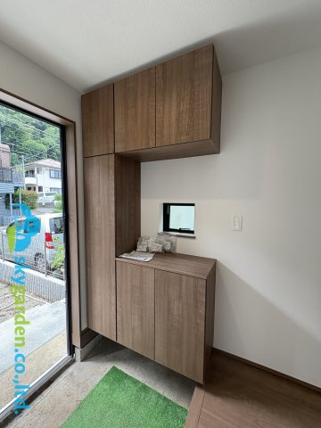 藤沢市大庭5221番　新築戸建　全3棟 A号棟の玄関|2026年7月13日撮影
シューズボックス