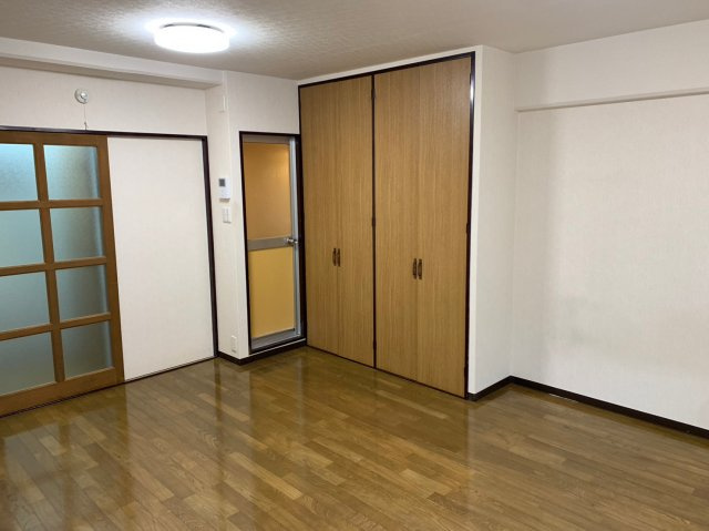 太宰府市五条１丁目の賃貸マンションの居間・リビング|同建物別部屋現況優先
別号数タイプ