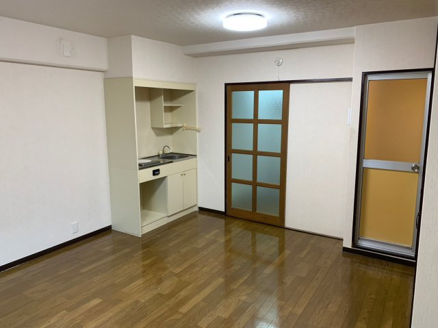太宰府市五条１丁目の賃貸マンションの居間・リビング|同建物別部屋現況優先
別号数タイプ