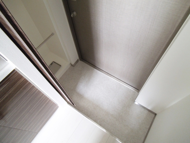 ブランノアール北赤羽の玄関|キレイなタイル張りの玄関！