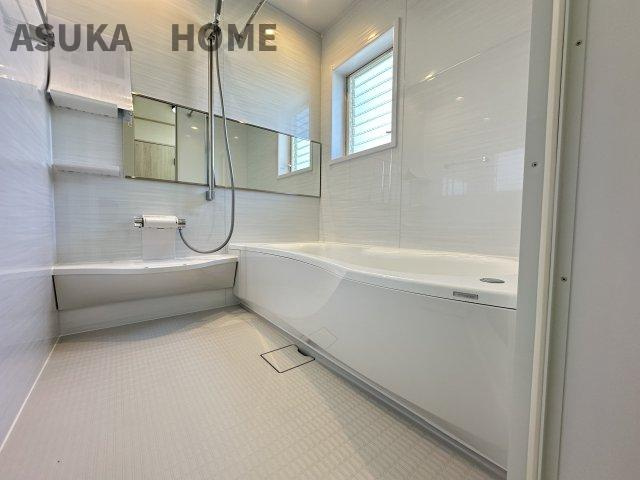 杉田5丁目　中古戸建の設備|テレビモニターで来客者の顔も見れるので安心して対応できます。