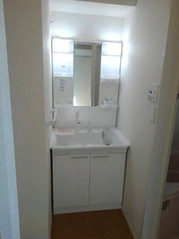 ＢｒｕｎｏⅣの洗面所|明るい洗面所です★