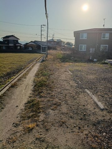 西条市玉津229-7　売土地の外観|進入路　約2m