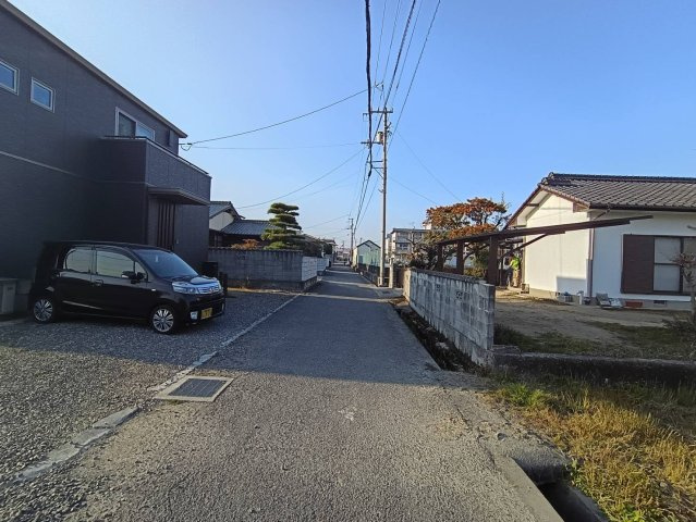 西条市玉津229-7　売土地の周辺|前面道路