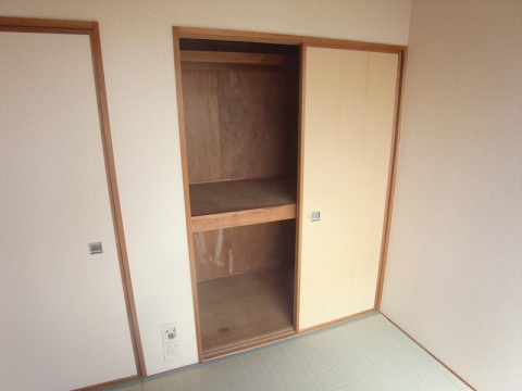 シロハイヌ門戸の収納