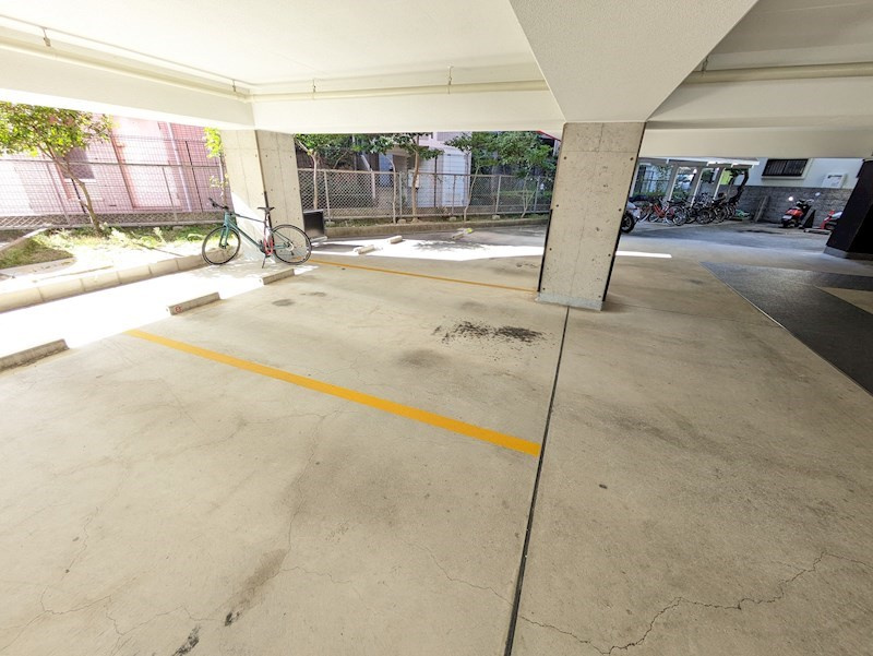 シロハイヌ門戸の駐車場