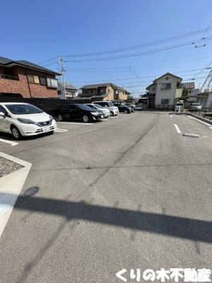 【駐車場】 | グランディール枝堀Ａ | 駐車場です