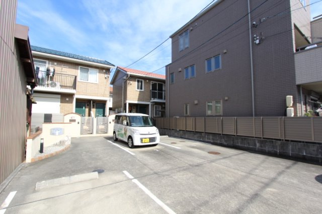 エス・ブロードⅡの駐車場