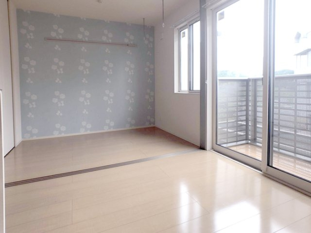 Ｄ－ｒｏｏｍ椿の洋室|南側洋室