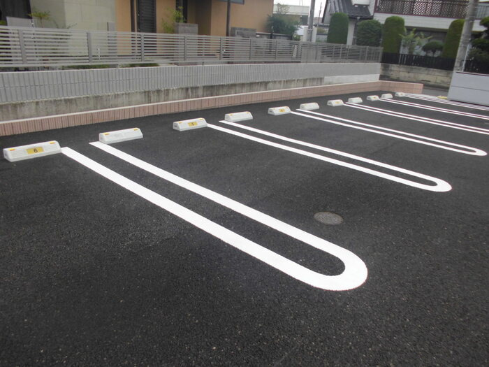 プティ・アンジュの駐車場|駐車場