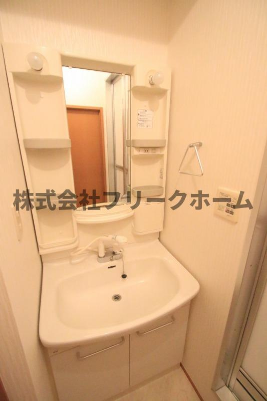 小金井市東町３丁目のアパートの洗面所