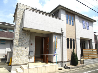 【外観】 | 中古　京王相模原線　JR横浜線　JR相模線　橋本駅　二本松 | 土地　120.16㎡　建物　96.05㎡　4LDK
現地の周りは、閑静な住宅地になり車の通りも少ない住宅地です。小さなお子様がいるご家族にも安心です。