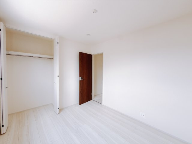 【新築戸建】第1本庄栄の洋室|■2階洋室｜子供部屋のメリットは「自立心を養うことができる」「自分で整理整頓できるようになる」そして、お子様が成長した際には「プライバシーを確保できる」といい事だらけ♪