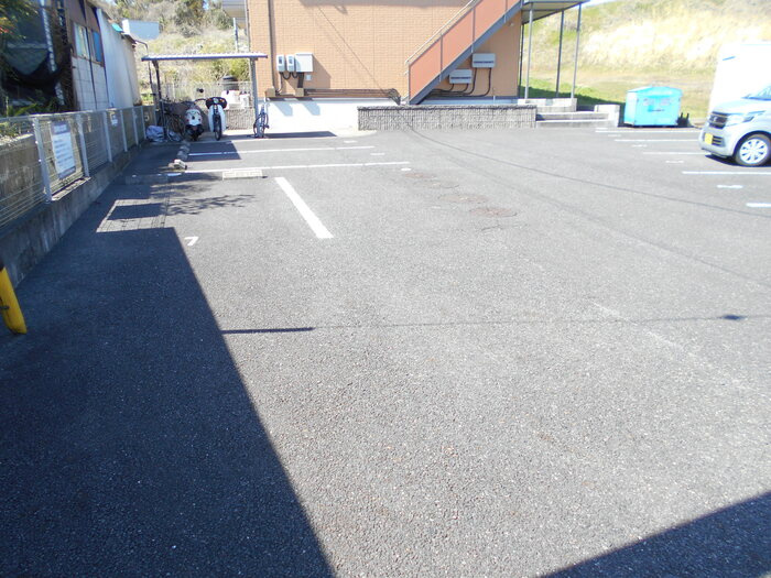 セジュール野口の駐車場