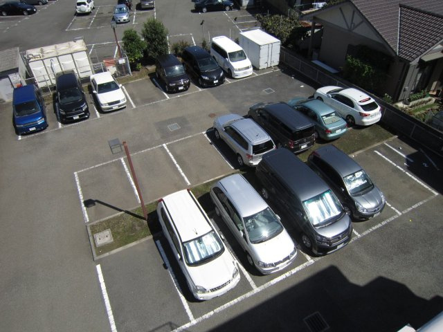 サニーヒル長後の駐車場