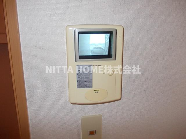 サンヒルズＡのセキュリティ|ＴＶインターホン完備で来客時の対応も安心です◇