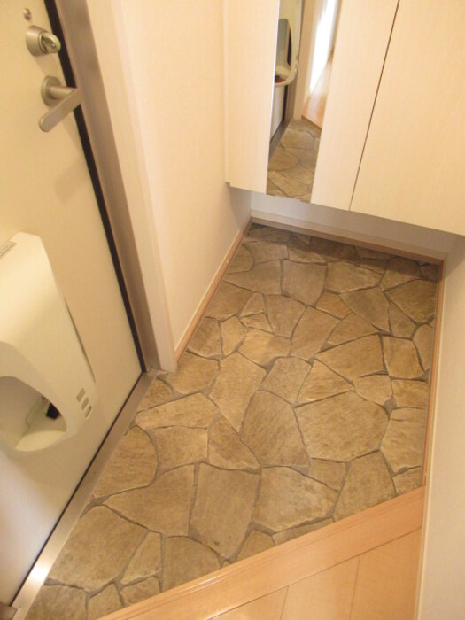 メゾン・ド・ソレイユの玄関