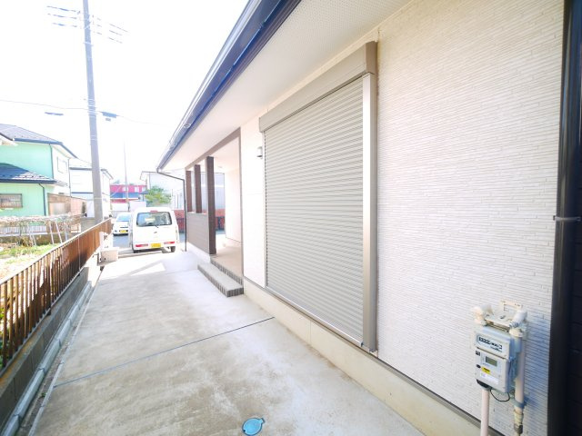 八街市榎戸　中古戸建の庭|令和4年12月築 4LDK 駐車2台可能  リビング約24.5帖 複層ガラス 全室エアコン 浴室乾燥