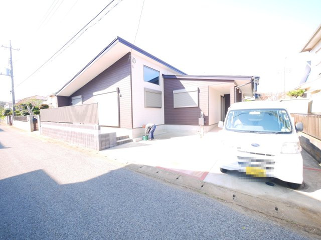 八街市榎戸　中古戸建の駐車場|令和4年12月築 4LDK 駐車2台可能  リビング約24.5帖 複層ガラス 全室エアコン 浴室乾燥