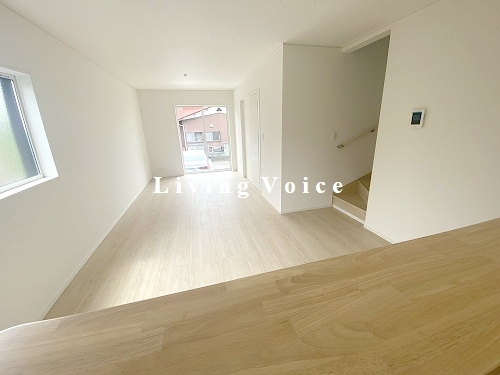 【居間・リビング】 | 【仲介手数料０円】平塚市長持第15　新築一戸建て | 平塚市長持第15　新築一戸建て