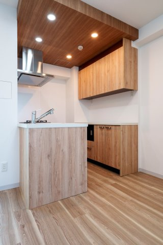 ピアッツァGATE八木のキッチン|カップボード付き対面キッチン