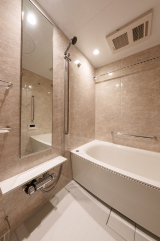 ピアッツァGATE八木の浴室|浴室乾燥機付きのバスルーム