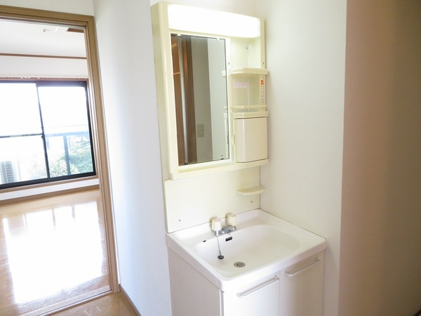 グレイス篠山の洗面所|※掲載写真は同物件別号室の参考写真です。実際のお部屋とは間取り・設備・内装等が異なる場合があり、現況を優先とします。