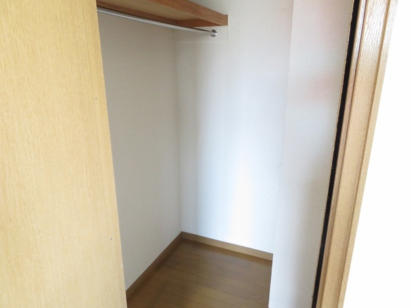 グレイス篠山の収納|※掲載写真は同物件別号室の参考写真です。実際のお部屋とは間取り・設備・内装等が異なる場合があり、現況を優先とします。