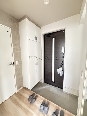 所沢市狭山ヶ丘1丁目・全1棟　新築一戸建の玄関