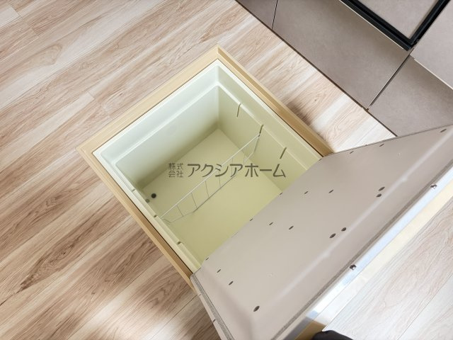 所沢市狭山ヶ丘1丁目・全1棟　新築一戸建の設備|キッチン床下収納