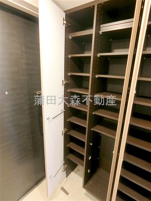 プラウド京急蒲田の収納|シューズボックス