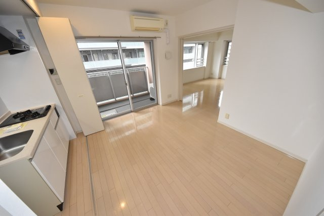 ベルファース大阪新町の居間・リビング