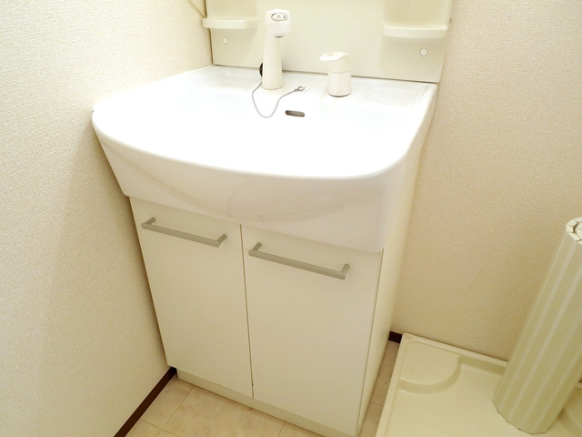 コンフォール瑞江Ⅲの洗面所|シャンプードレッサーで快適な独立洗面台。